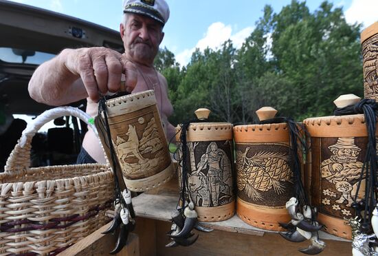 Придорожная торговля в Сибири