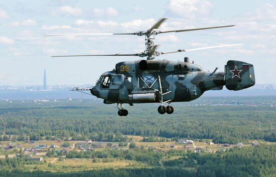 ВРепетиция парада ко Дню ВМФ в Санкт-Петербурге