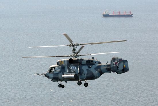 Репетиция парада ко Дню ВМФ в Санкт-Петербурге