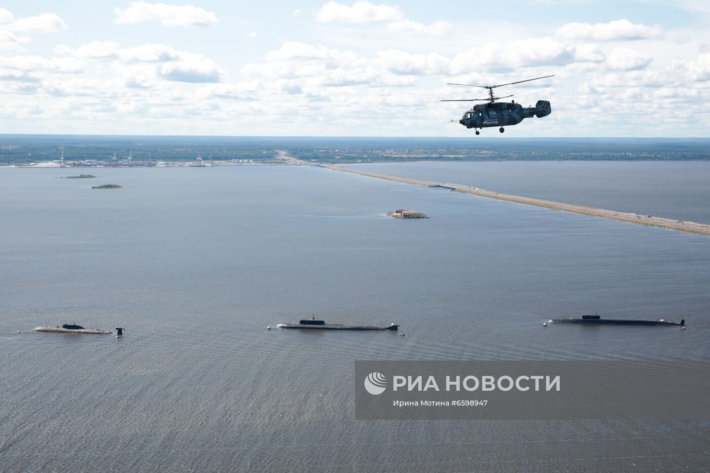 Репетиция парада ко Дню ВМФ в Санкт-Петербурге