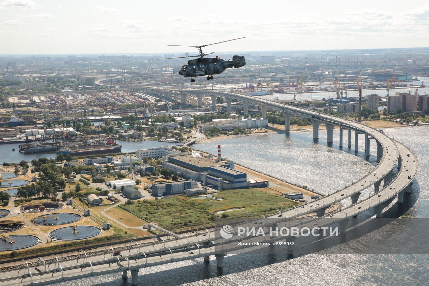 Репетиция парада ко Дню ВМФ в Санкт-Петербурге