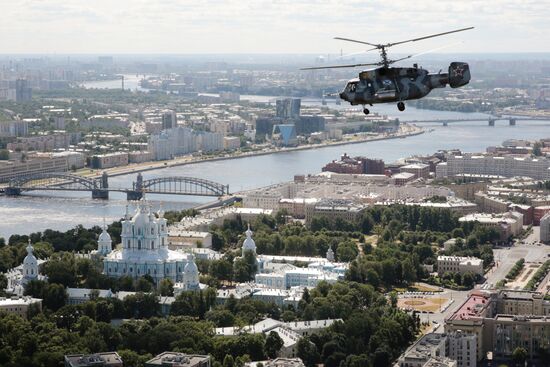 Репетиция парада ко Дню ВМФ в Санкт-Петербурге