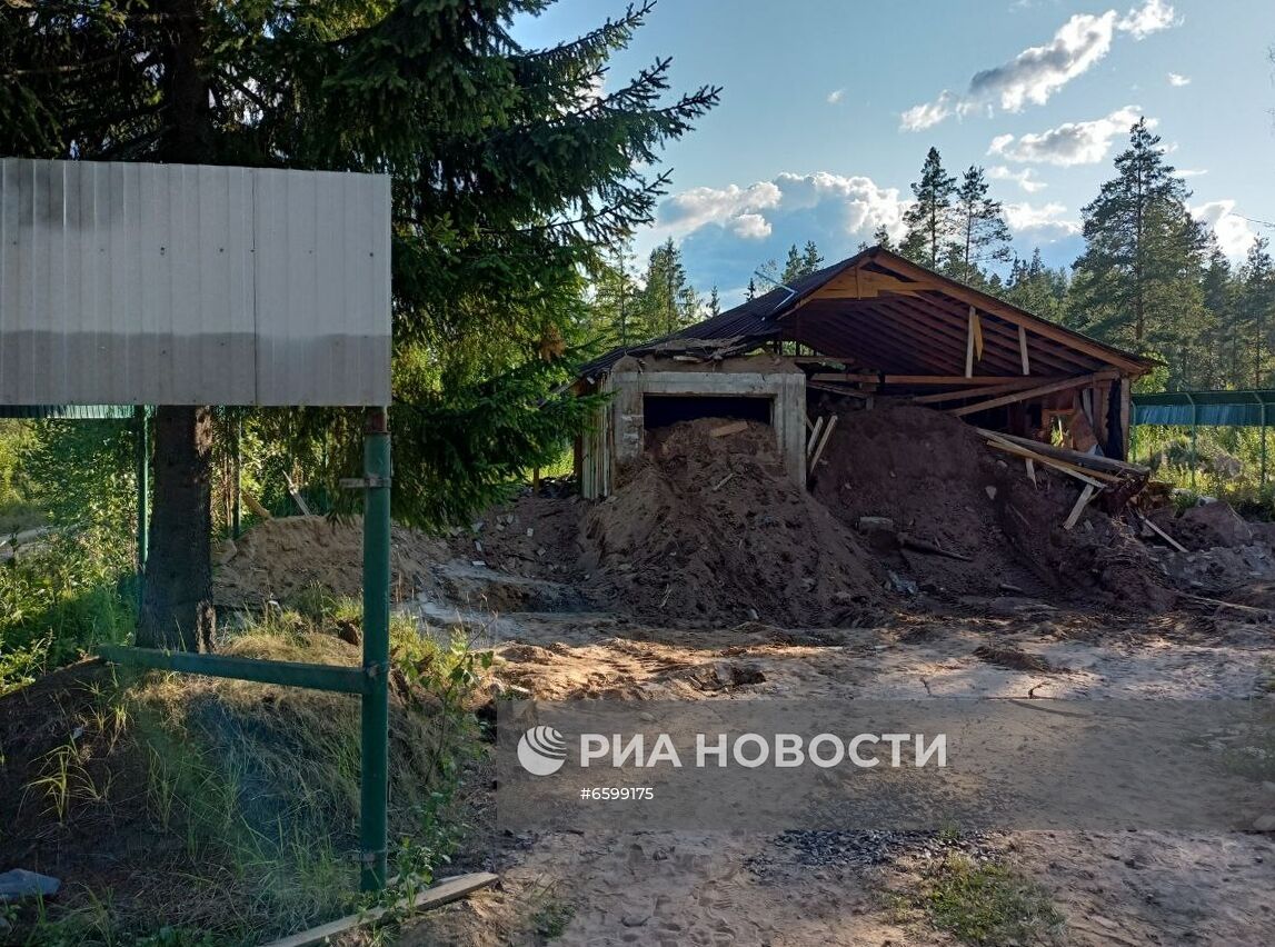 Дом в Ленинградской области, где нашли "частную тюрьму"