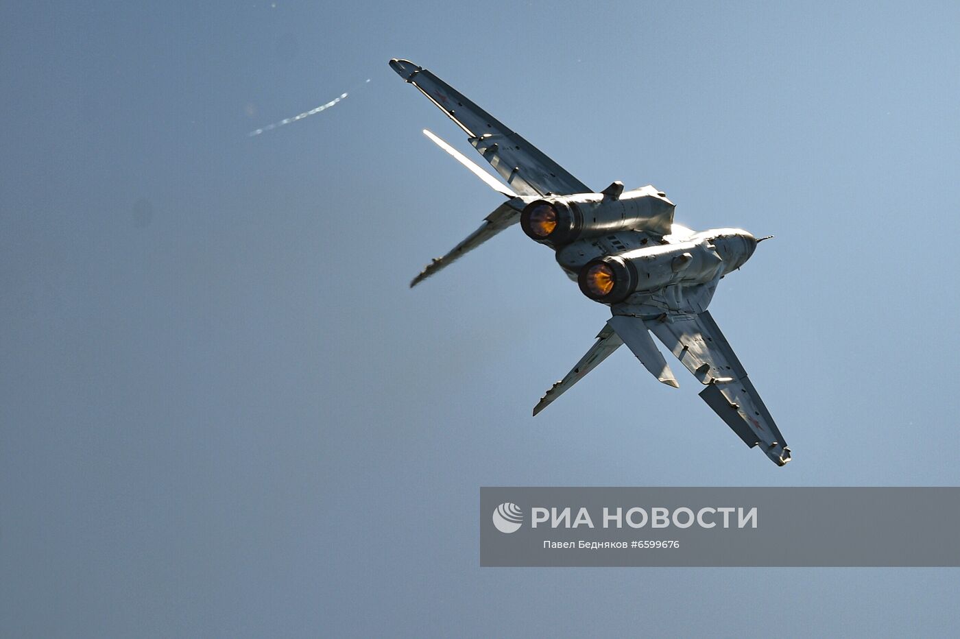 Многофункциональный лёгкий истребитель МиГ-35 во время выполнения летной программы на Международном авиационно-космическом салоне МАКС-2021. Место: Россия, Жуковский. Автор: Павел Бедняков/РИА Новости. Летная программа в рамках МАКС-2021