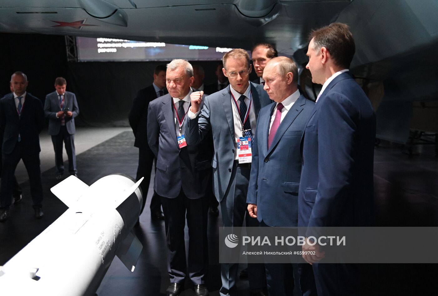 Президент РФ В. Путин принял участие в открытии МАКС-2021