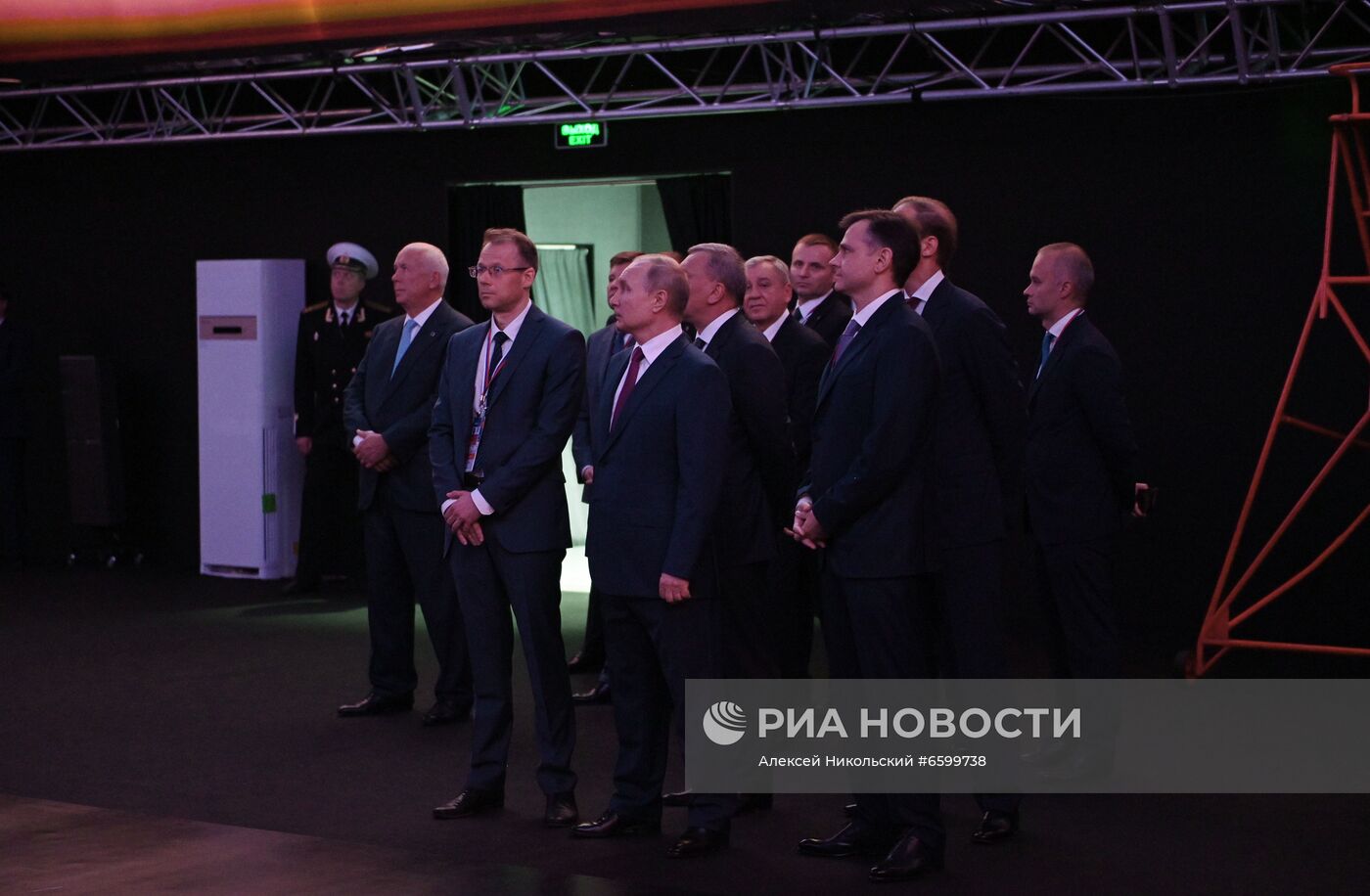 Президент РФ В. Путин принял участие в открытии МАКС-2021