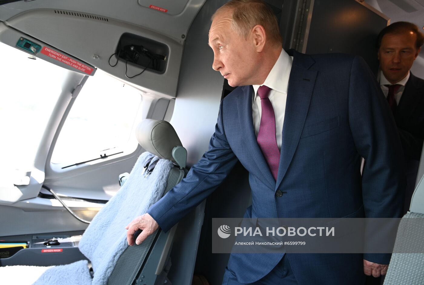 Президент РФ В. Путин принял участие в открытии МАКС-2021