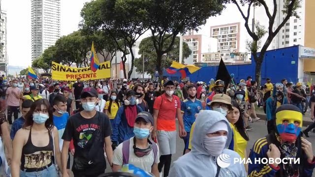Протесты и столкновения с силовиками в Колумбии
