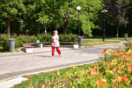 Занятия "Московского долголетия" возобновились в парках
