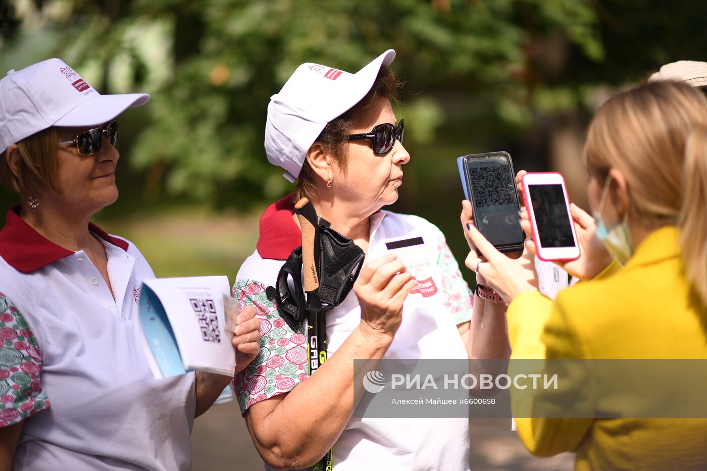 Занятия "Московского долголетия" возобновились в парках