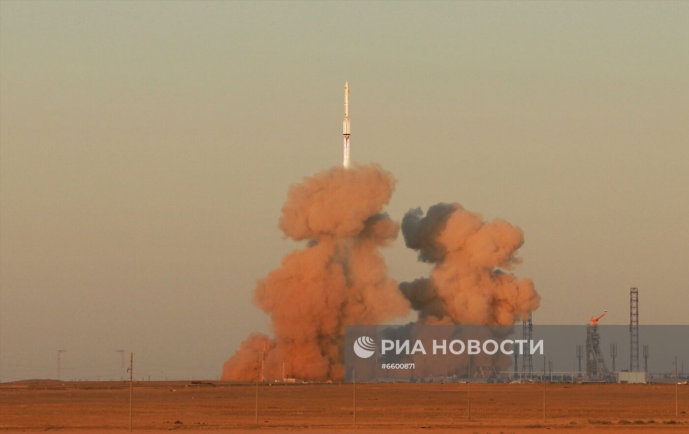 Запуск РН "Протон-М" с  лабораторным модулем "Наука"