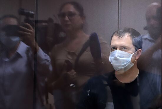 Избрание меры пресечения начальнику ГИБДД Ставрополья А. Сафонову