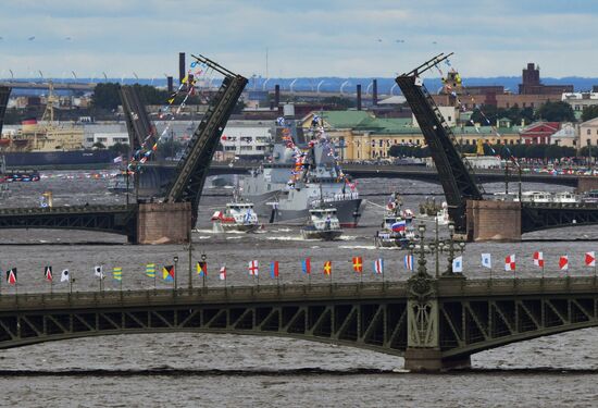 Генеральная репетиция парада ко Дню ВМФ в Санкт-Петербурге