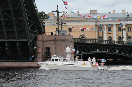 Генеральная репетиция парада ко Дню ВМФ в Санкт-Петербурге