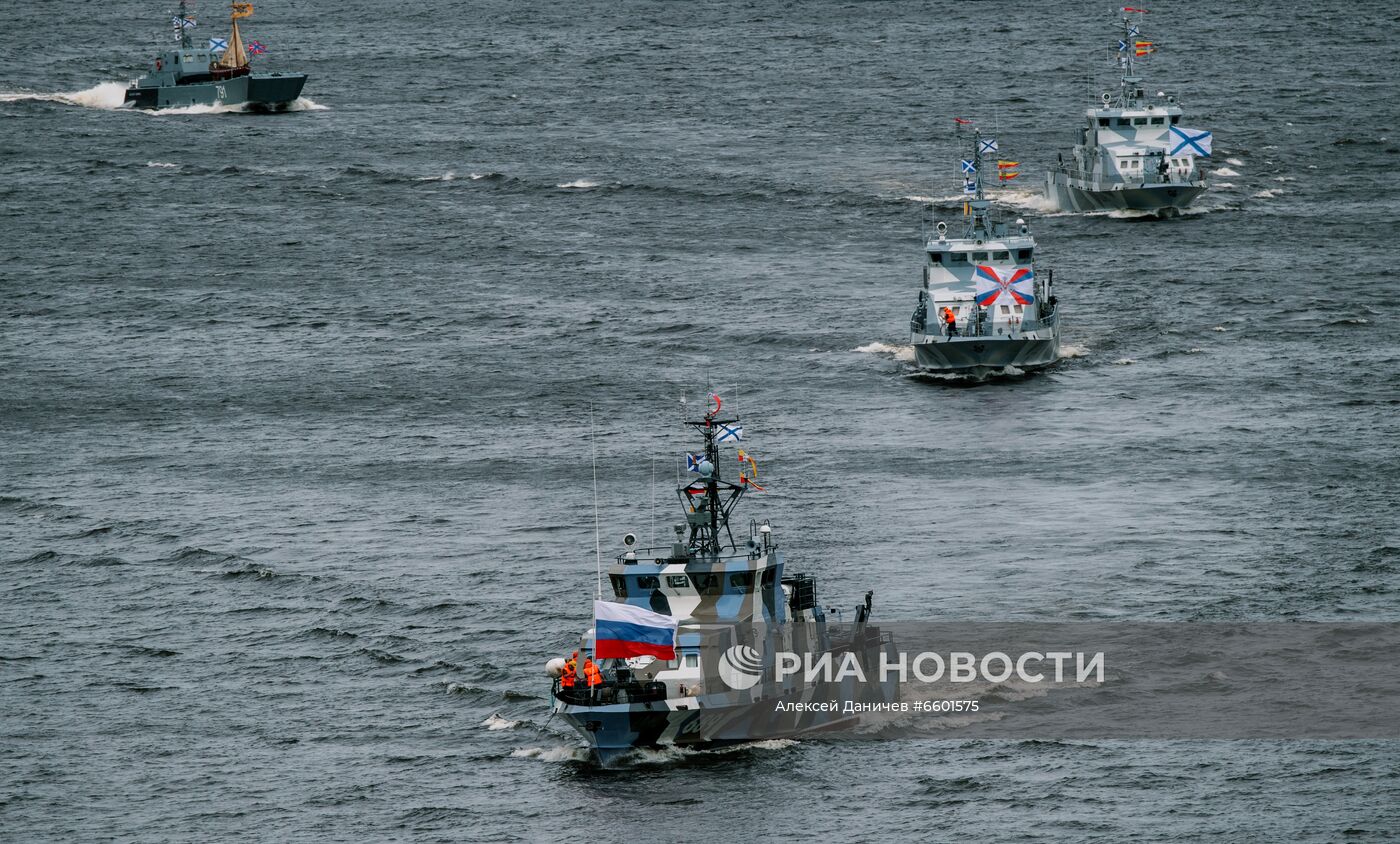 Генеральная репетиция парада ко Дню ВМФ в Санкт-Петербурге