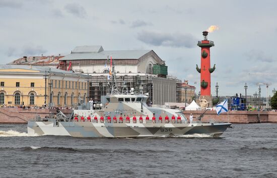 Генеральная репетиция парада ко Дню ВМФ в Санкт-Петербурге