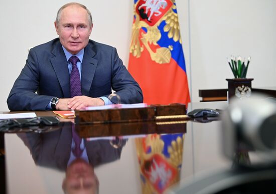 Президент РФ В. Путин провел заседание Совбеза РФ