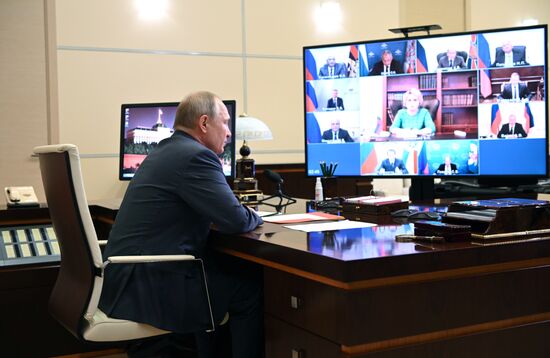 Президент РФ В. Путин провел заседание Совбеза РФ