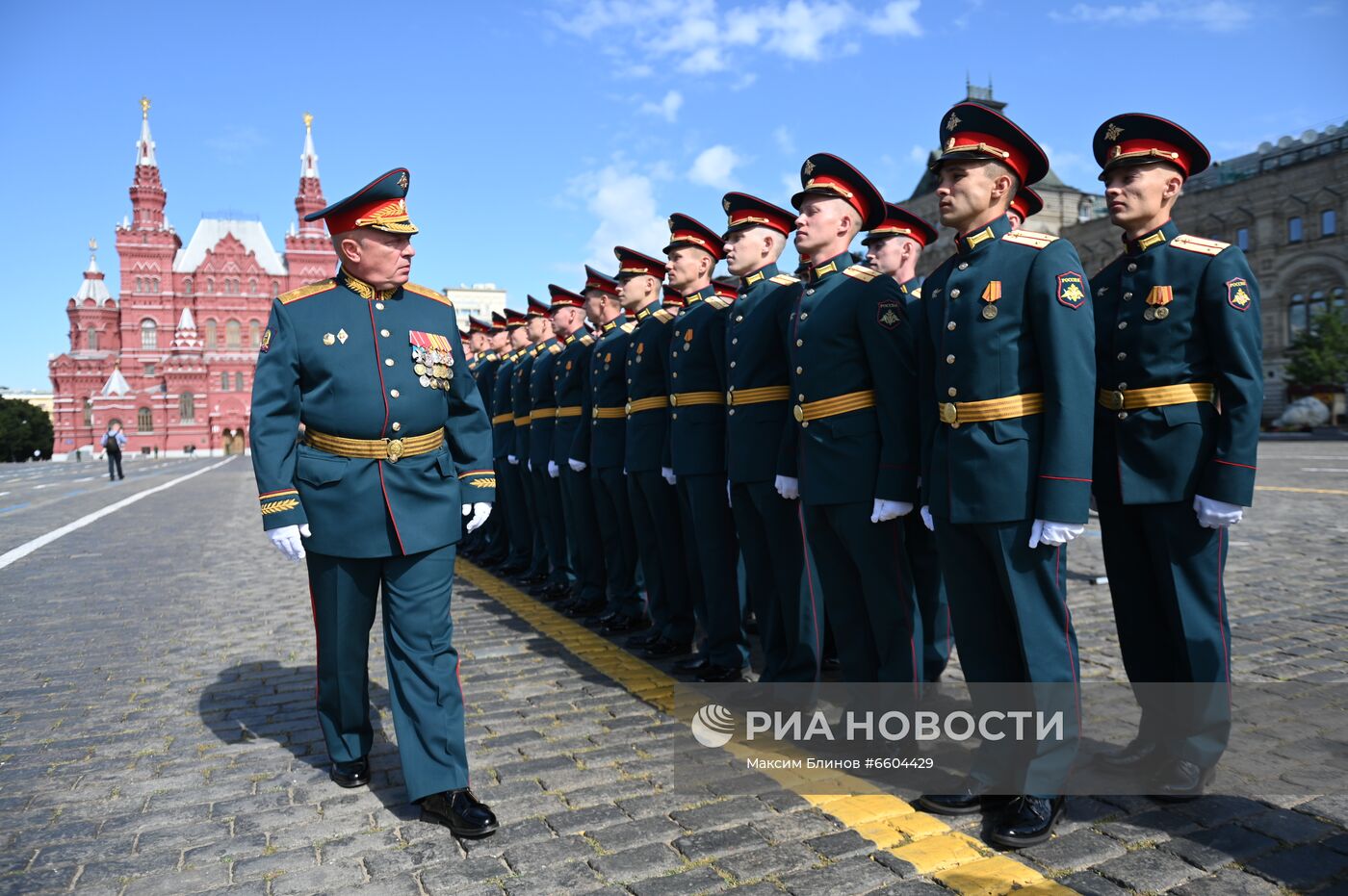 Выпуск офицеров Московского высшего общевойскового командного училища