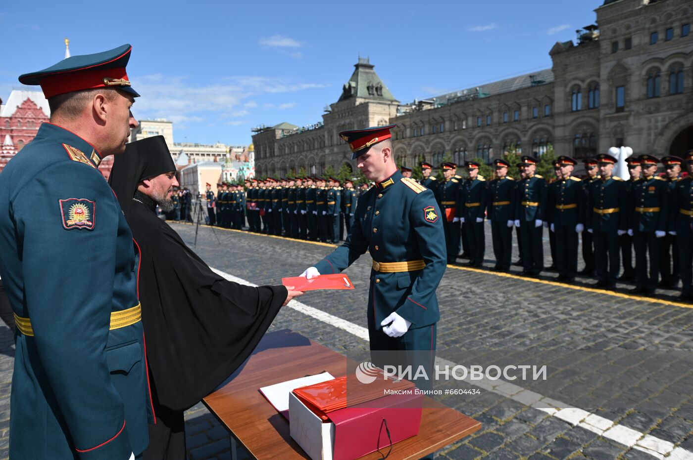 Выпуск офицеров Московского высшего общевойскового командного училища