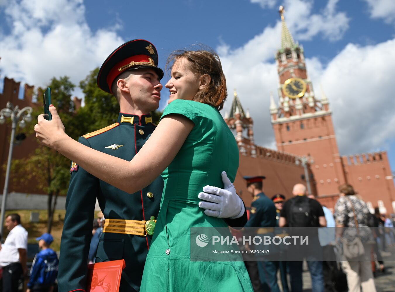 Выпуск офицеров Московского высшего общевойскового командного училища