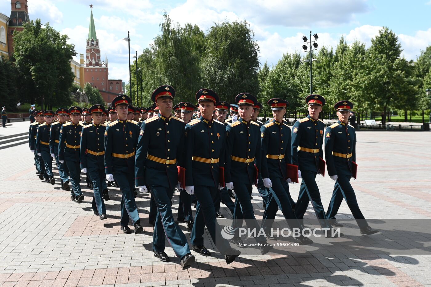 Выпуск офицеров Московского высшего общевойскового командного училища