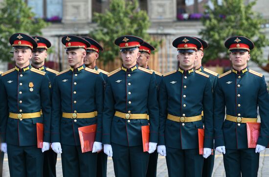 Выпуск офицеров Московского высшего общевойскового командного училища