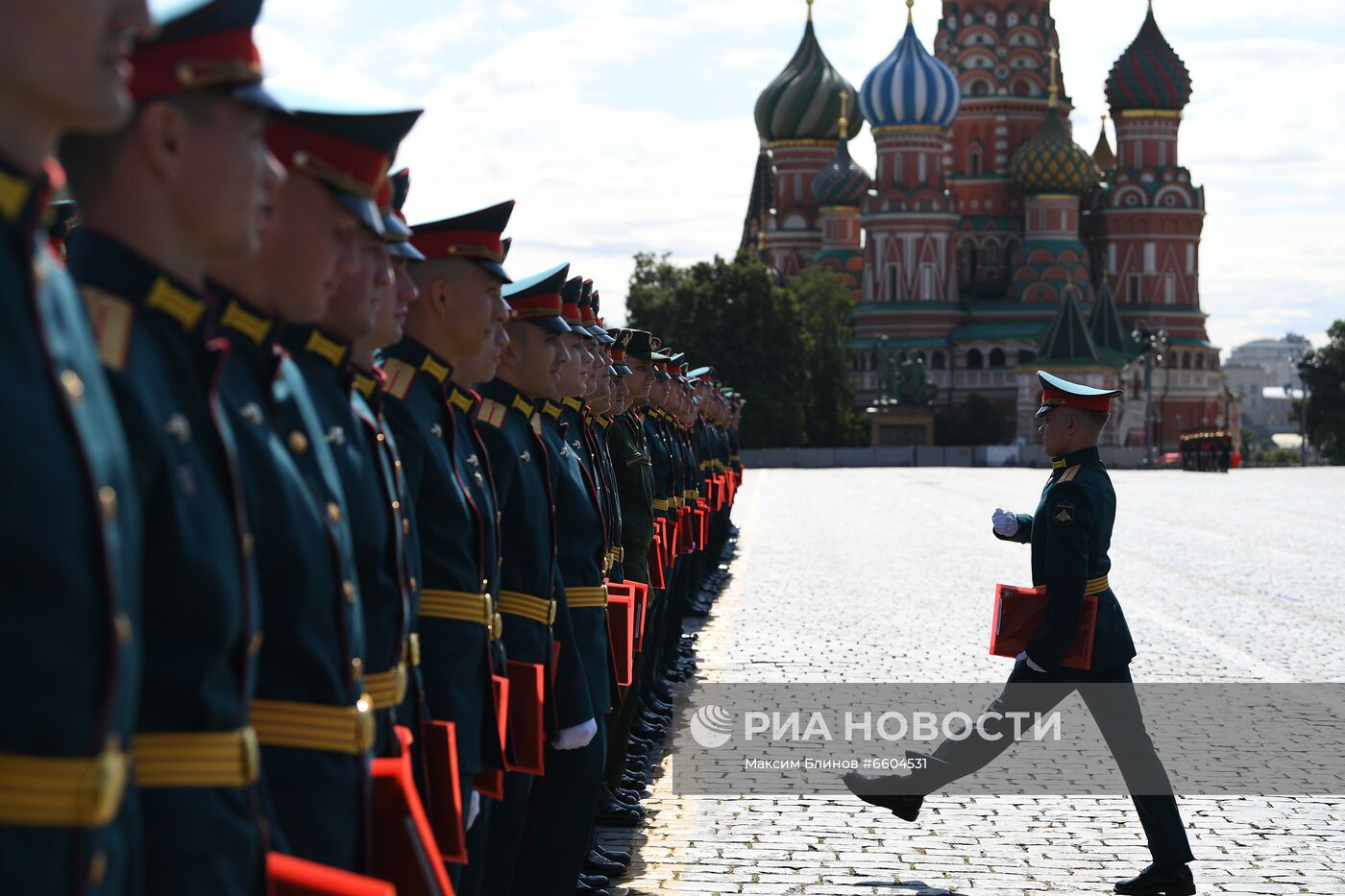 Выпуск офицеров Московского высшего общевойскового командного училища