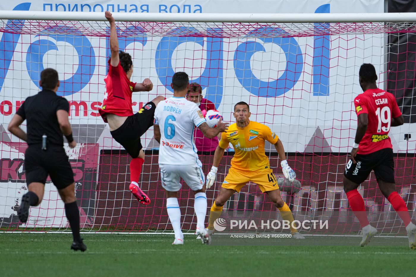 Футбол. РПЛ. Матч "Химки" - "Зенит"