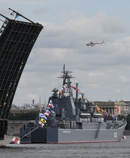 Празднование Дня ВМФ в Санкт-Петербурге