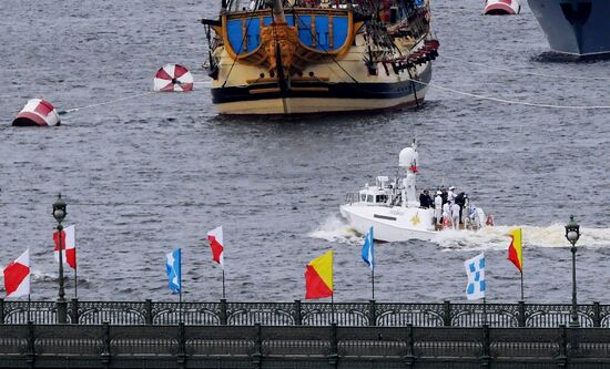 Празднование Дня ВМФ в Санкт-Петербурге