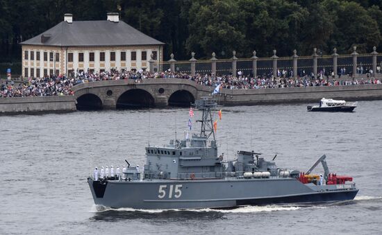 Празднование Дня ВМФ в Санкт-Петербурге