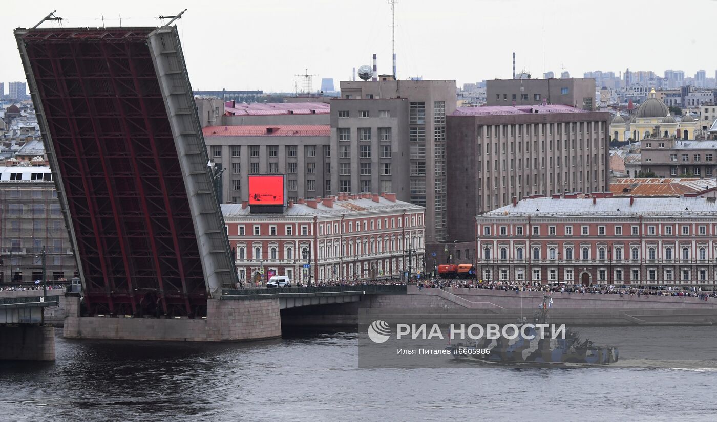 Празднование Дня ВМФ в Санкт-Петербурге