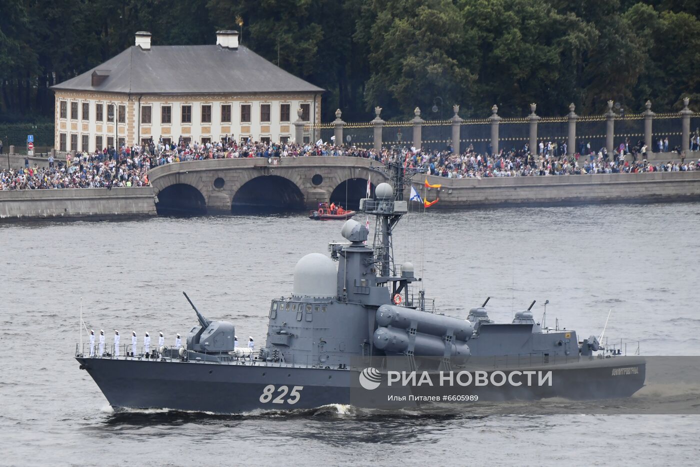 Празднование Дня ВМФ в Санкт-Петербурге