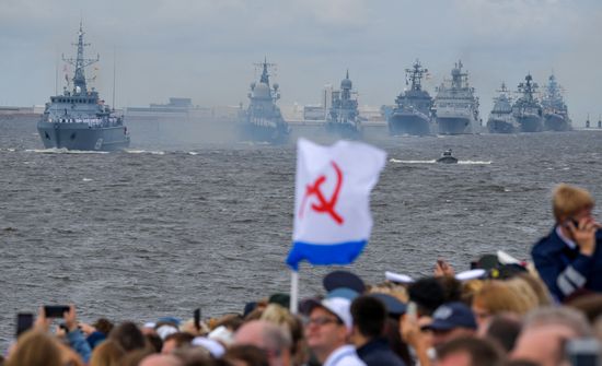 Празднование Дня ВМФ в Санкт-Петербурге