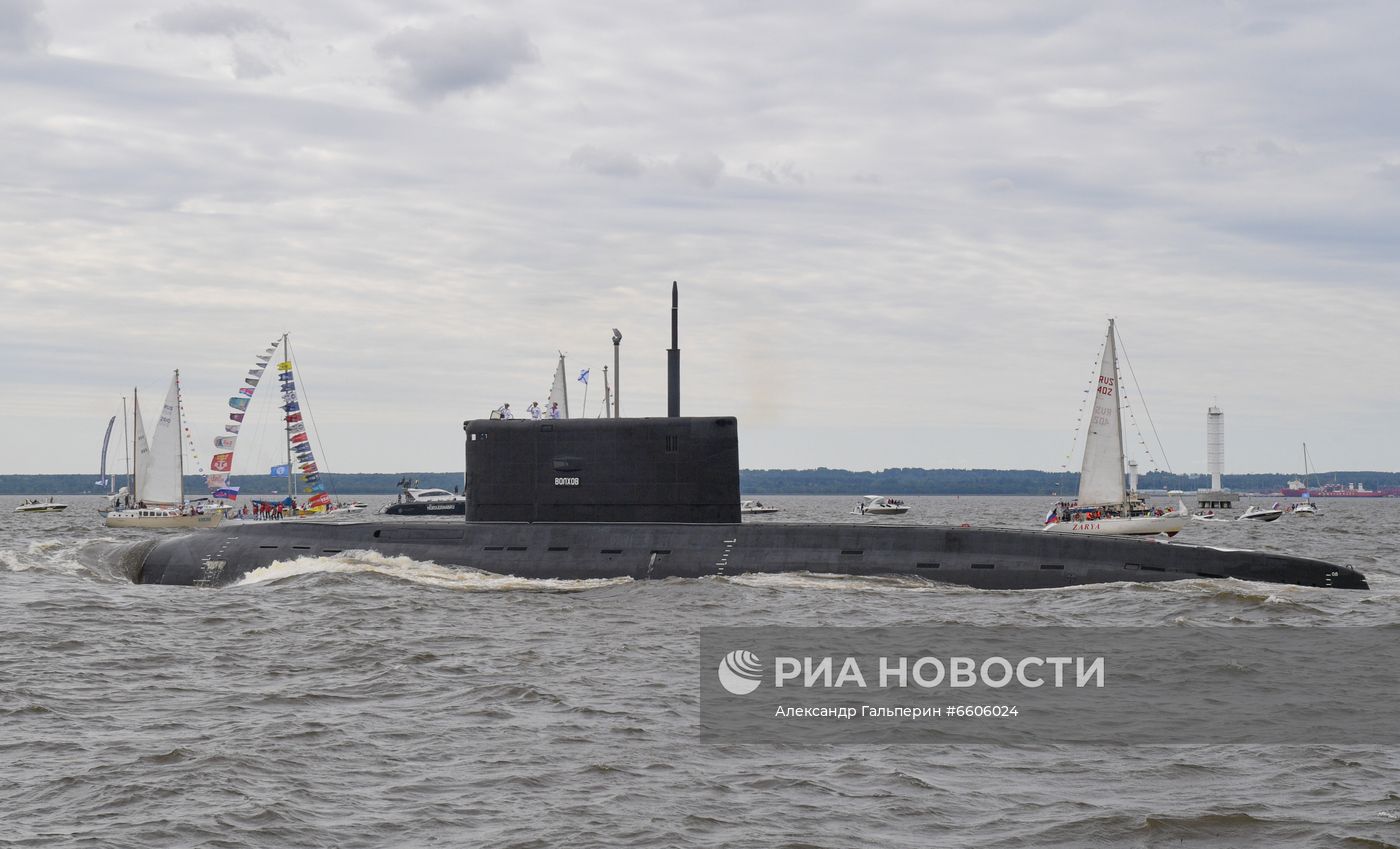 Празднование Дня ВМФ в Санкт-Петербурге