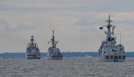 Празднование Дня ВМФ в Санкт-Петербурге