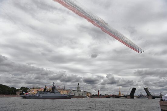 Празднование Дня ВМФ в Санкт-Петербурге