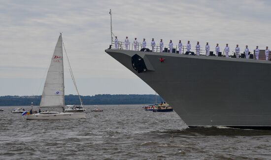 Празднование Дня ВМФ в Санкт-Петербурге