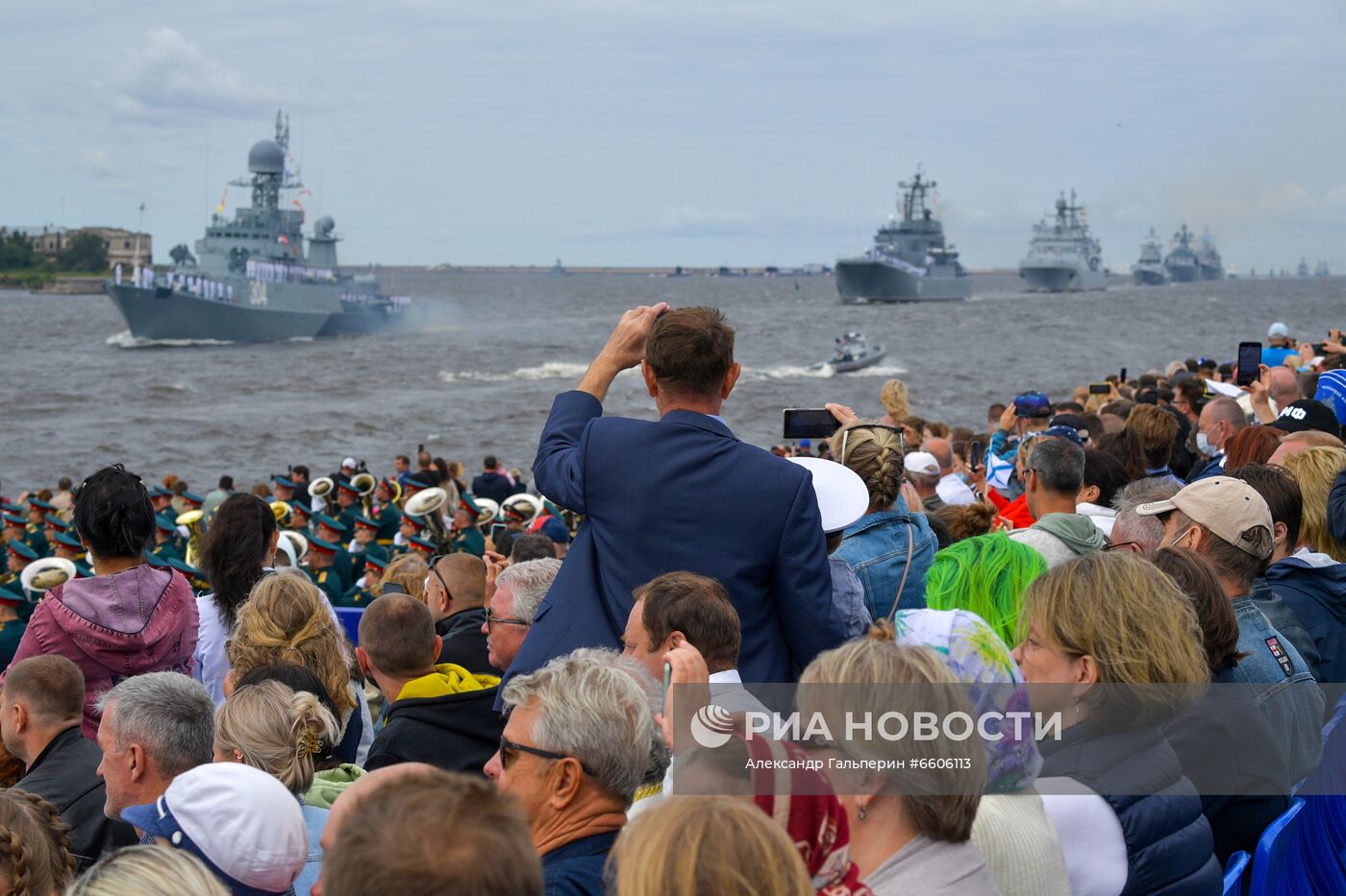 Празднование Дня ВМФ в Санкт-Петербурге