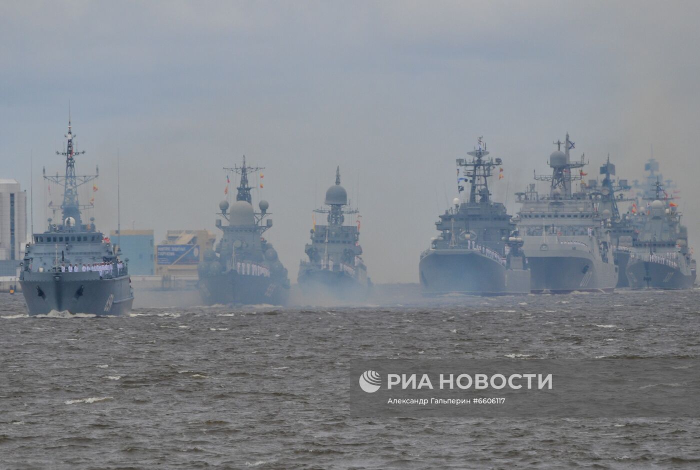 Празднование Дня ВМФ в Санкт-Петербурге