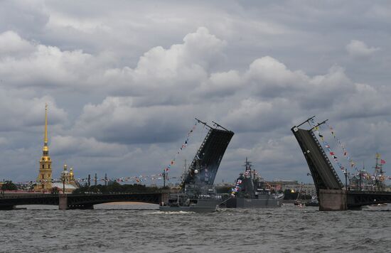 Празднование Дня ВМФ в Санкт-Петербурге