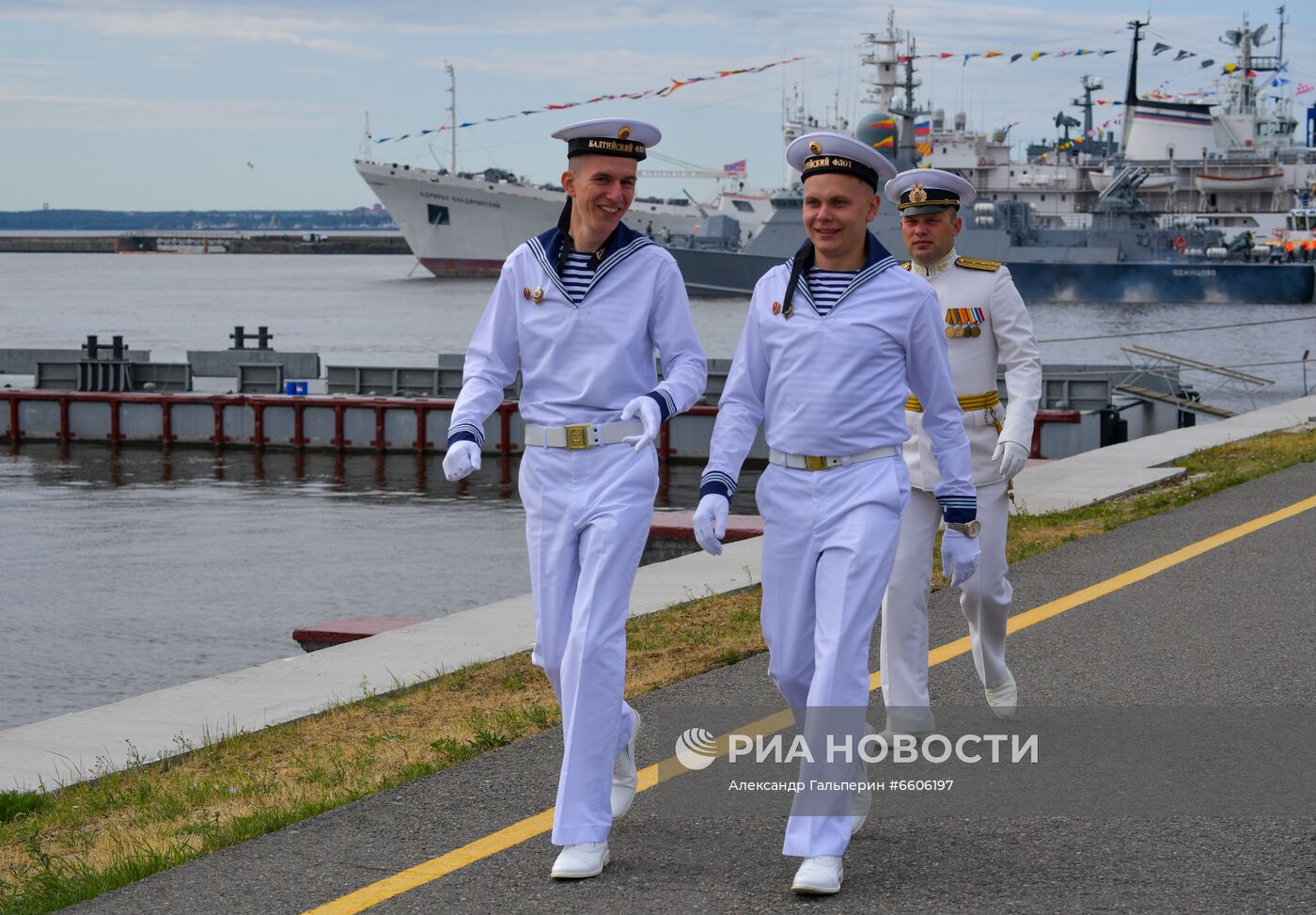 Празднование Дня ВМФ в Санкт-Петербурге