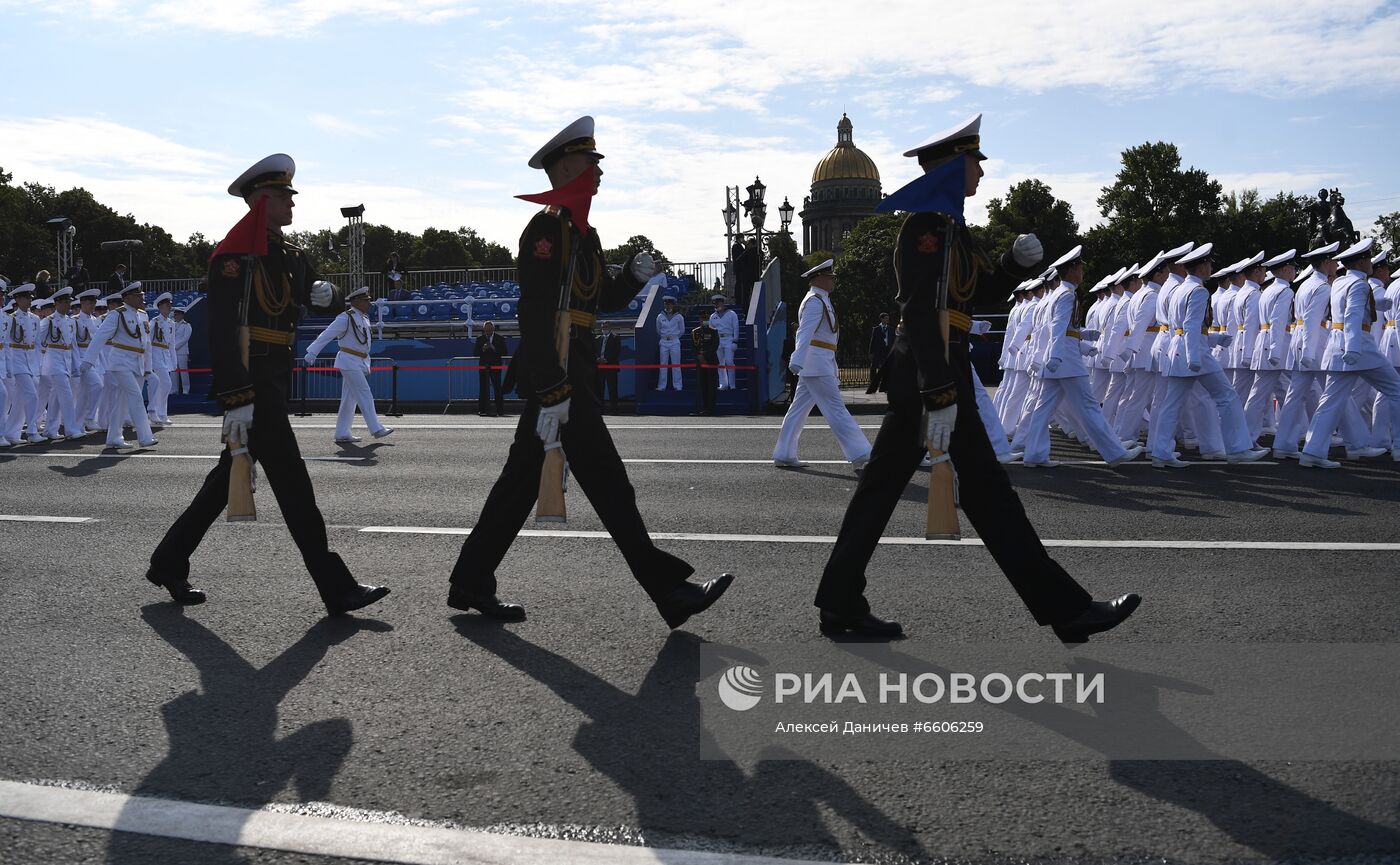 Празднование Дня ВМФ в Санкт-Петербурге