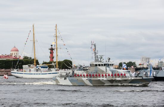 Празднование Дня ВМФ в Санкт-Петербурге