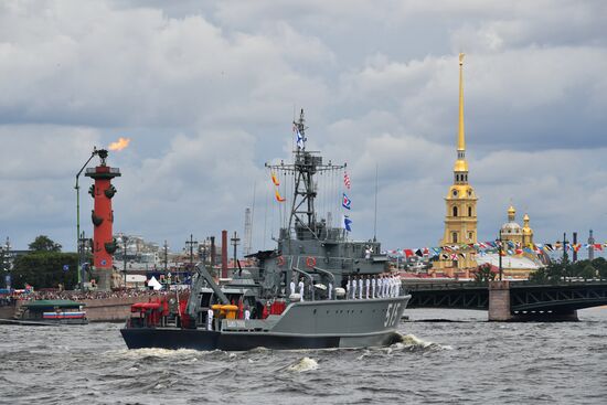 Празднование Дня ВМФ в Санкт-Петербурге