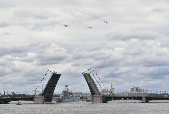 Празднование Дня ВМФ в Санкт-Петербурге