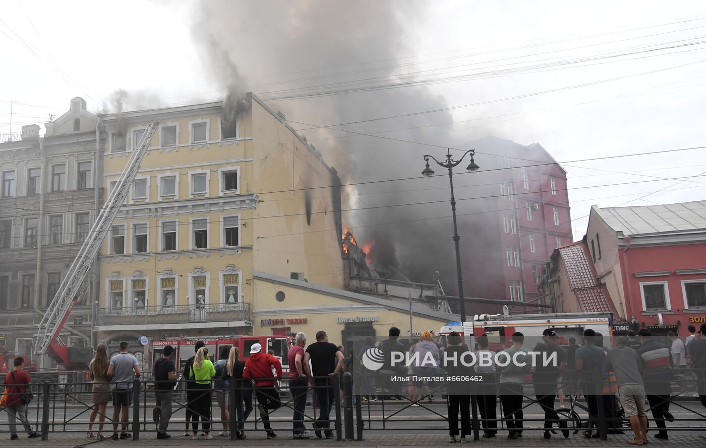 Пожар в доме на Лиговском проспекте