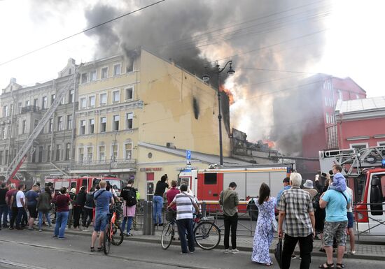Пожар в доме на Лиговском проспекте