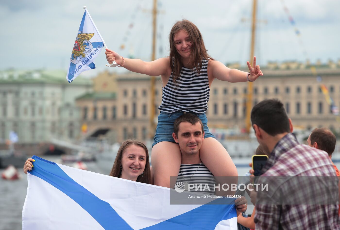 Празднование Дня ВМФ в Санкт-Петербурге